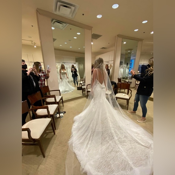 Essense of Australia Wedding Dress - Picture 7 of 7